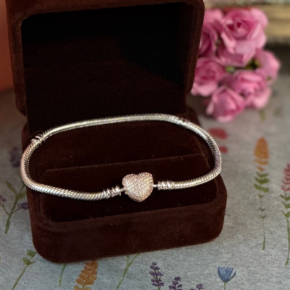 ⚜️ Silver Bracelet with Rose Gold Heart Charm 💗 - Picture 3 of 5